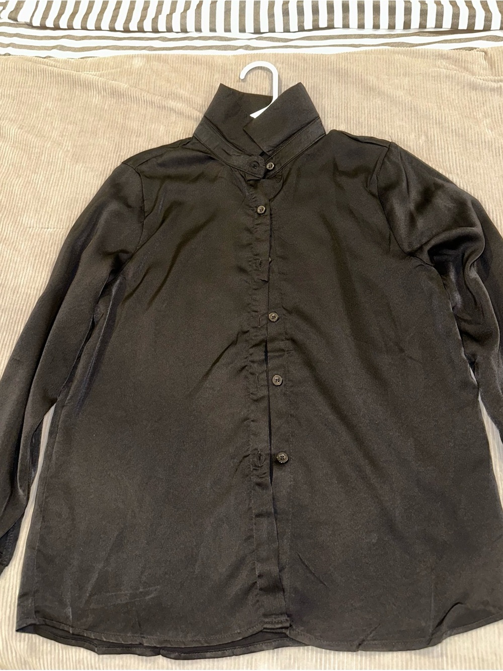 Men's Black Button-Up Shirt - Classic Collar